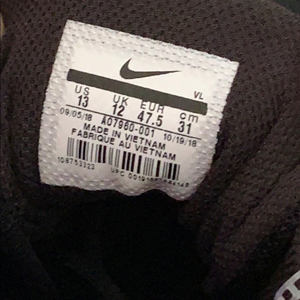 Nike Black And White Baseball shoes Metal Cleats - Picture 9 of 9